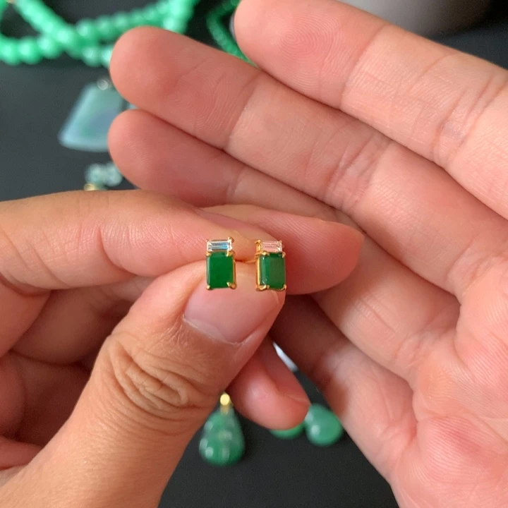 翡翠18K金镶嵌耳饰小耳钉