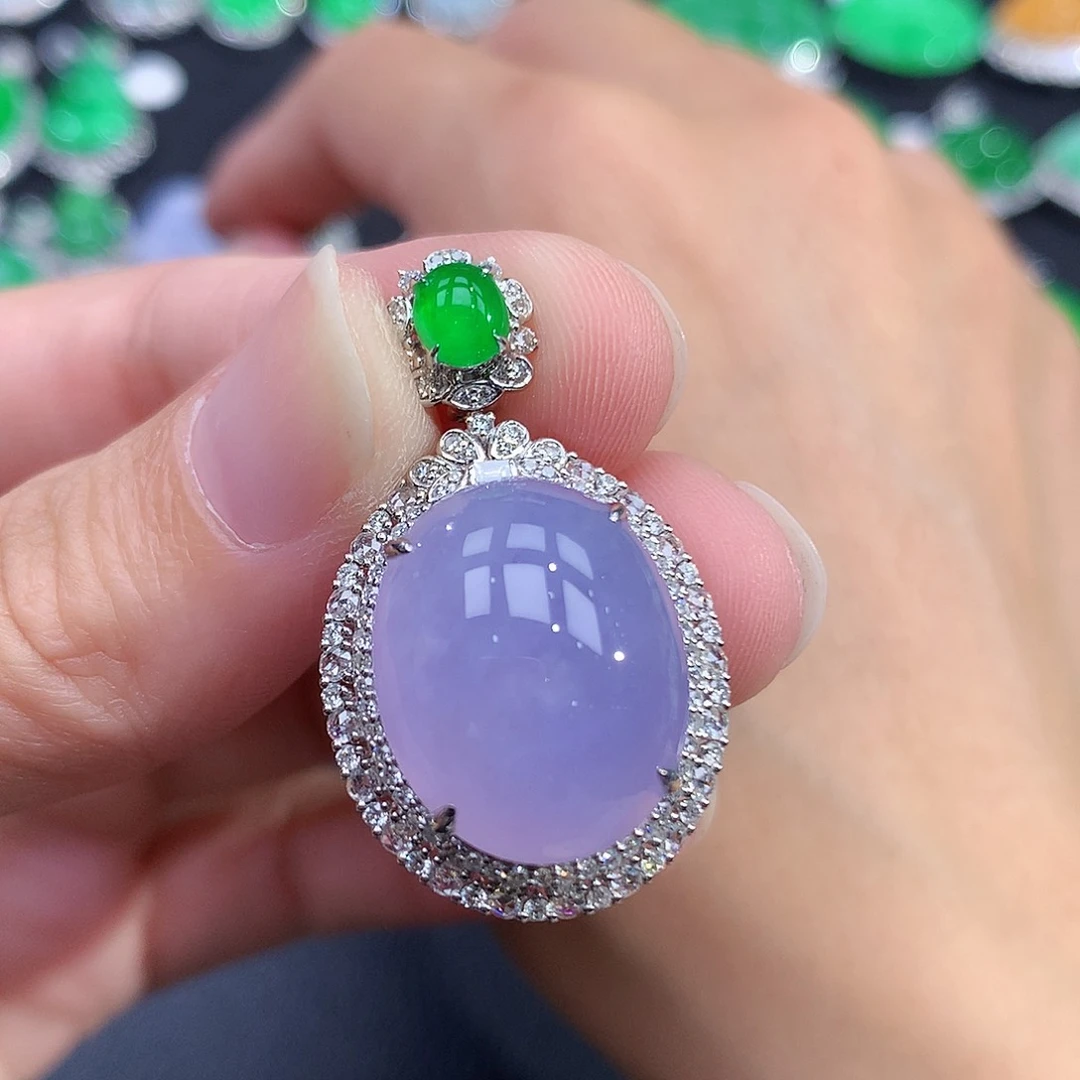 翡翠18K金镶嵌颈饰