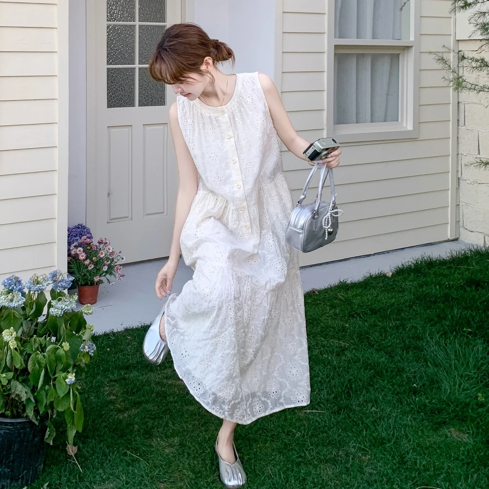 米白色镂空提花无袖背心连衣裙女夏2025新款独特漂亮法式气质长裙
