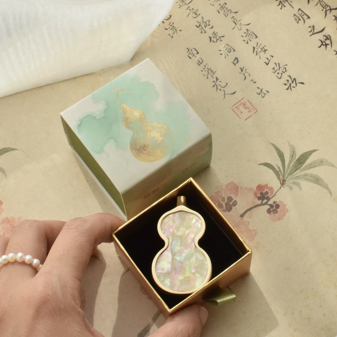 【葫芦· 黄铜贝母压纸】 一个 礼盒装