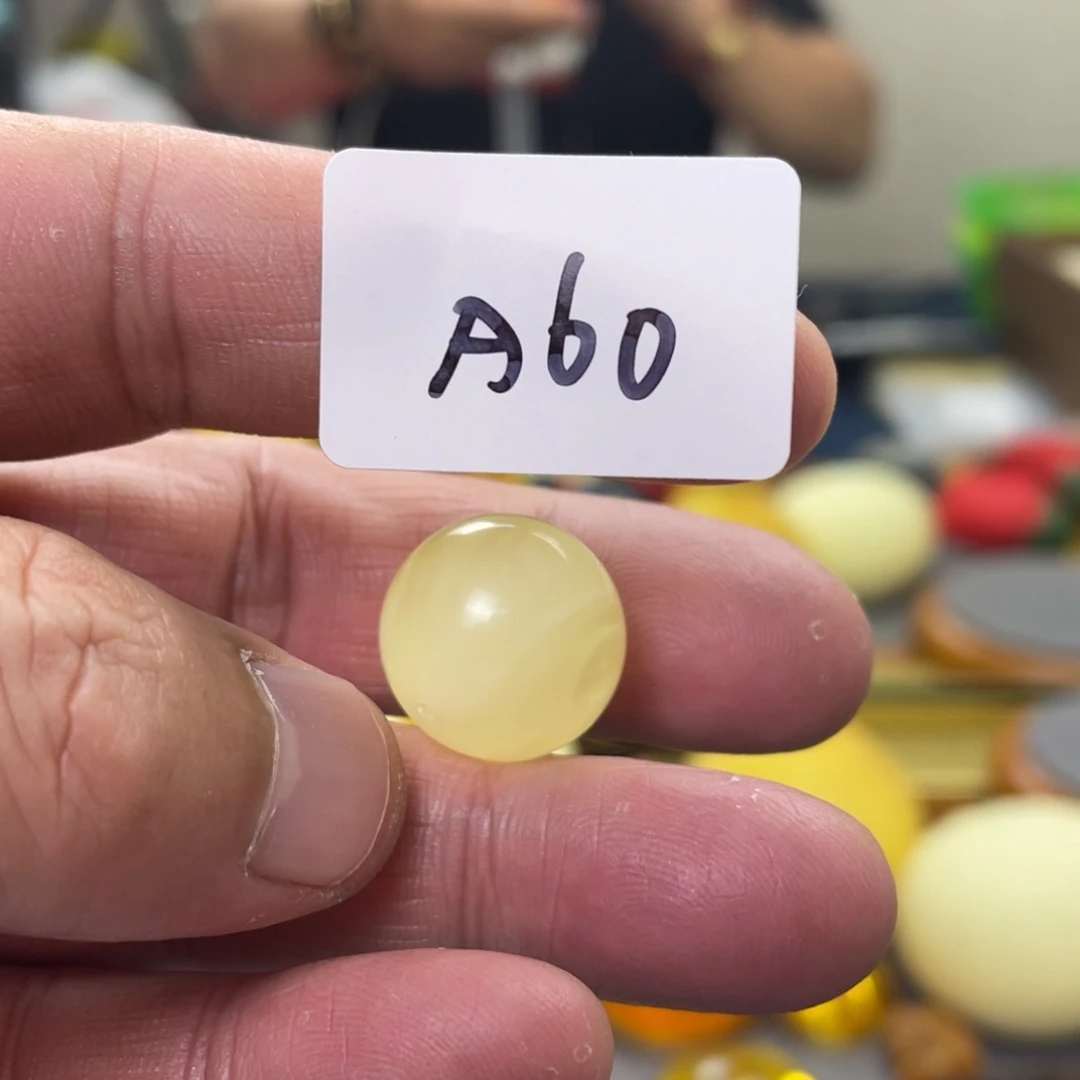 手链琥珀未镶嵌多样性发，发其中一件