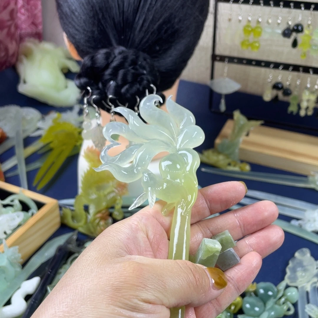 蛇纹石玉发饰未镶嵌美****生