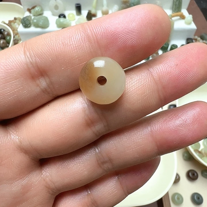 未镶嵌和田玉珠宝半成品前***上