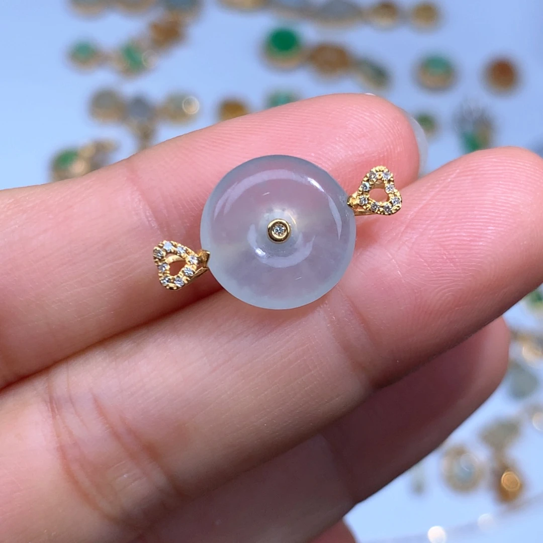 翡翠18K金镶嵌项链平安扣