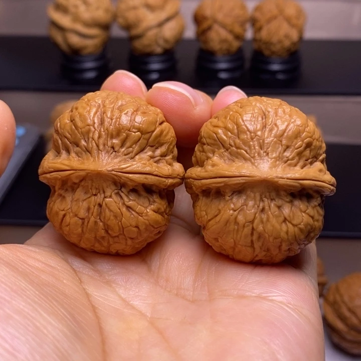 文玩核桃把件战神元宝6