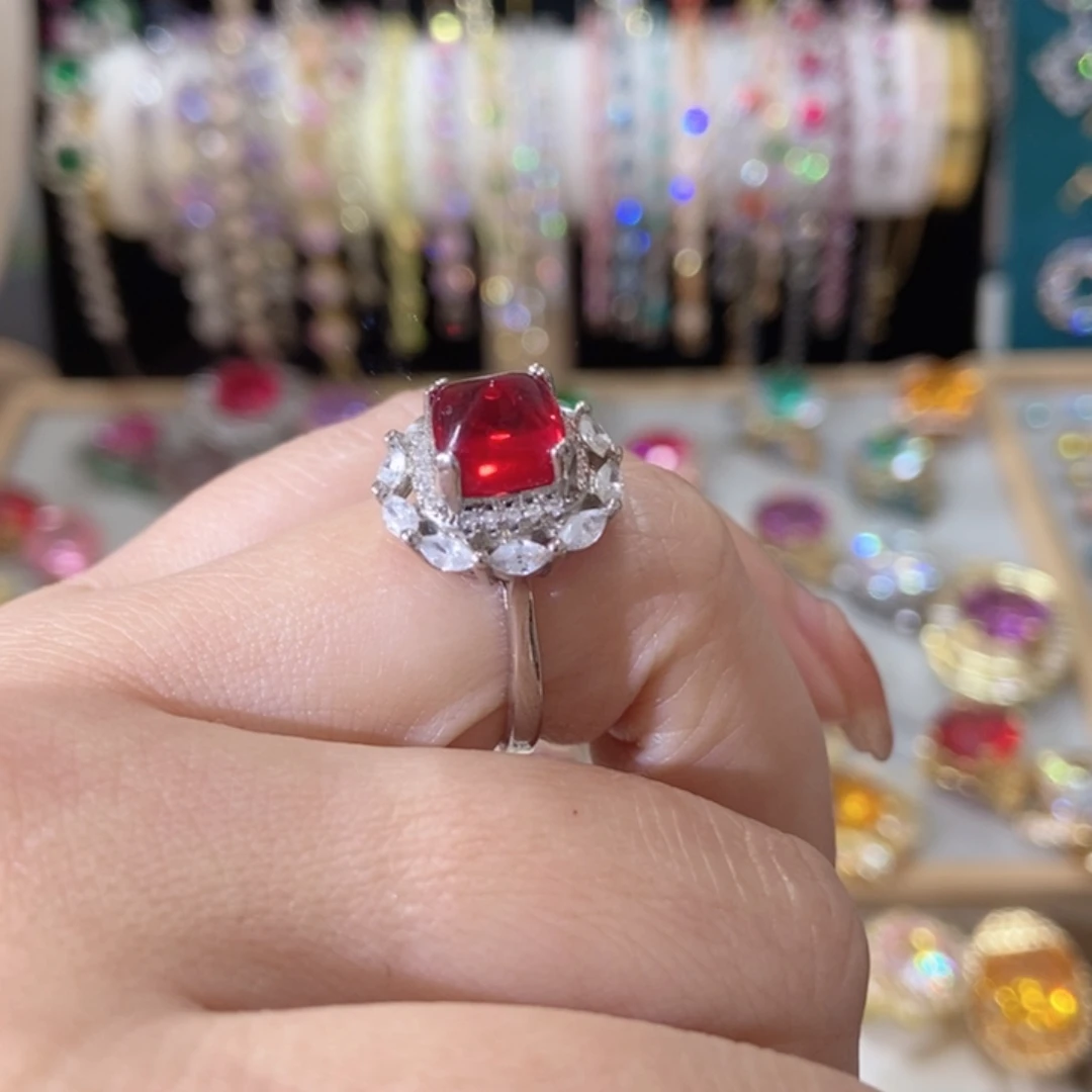 66锆石（处理）戒指