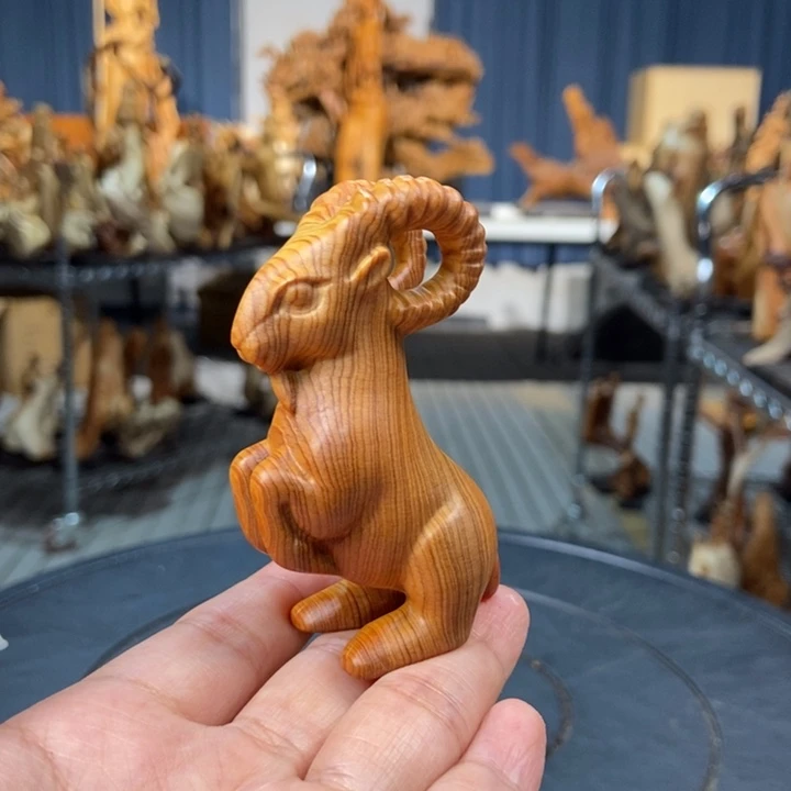 柏木（崖柏）手把件羊