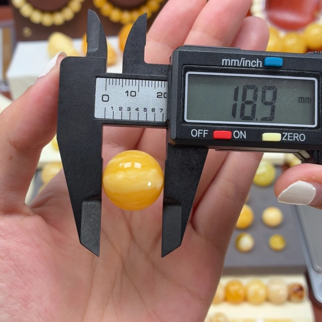 琥珀未镶嵌裸石焦皮18.9mm