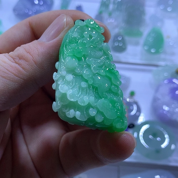 翡翠未镶嵌颈饰天然翡翠A货吊坠