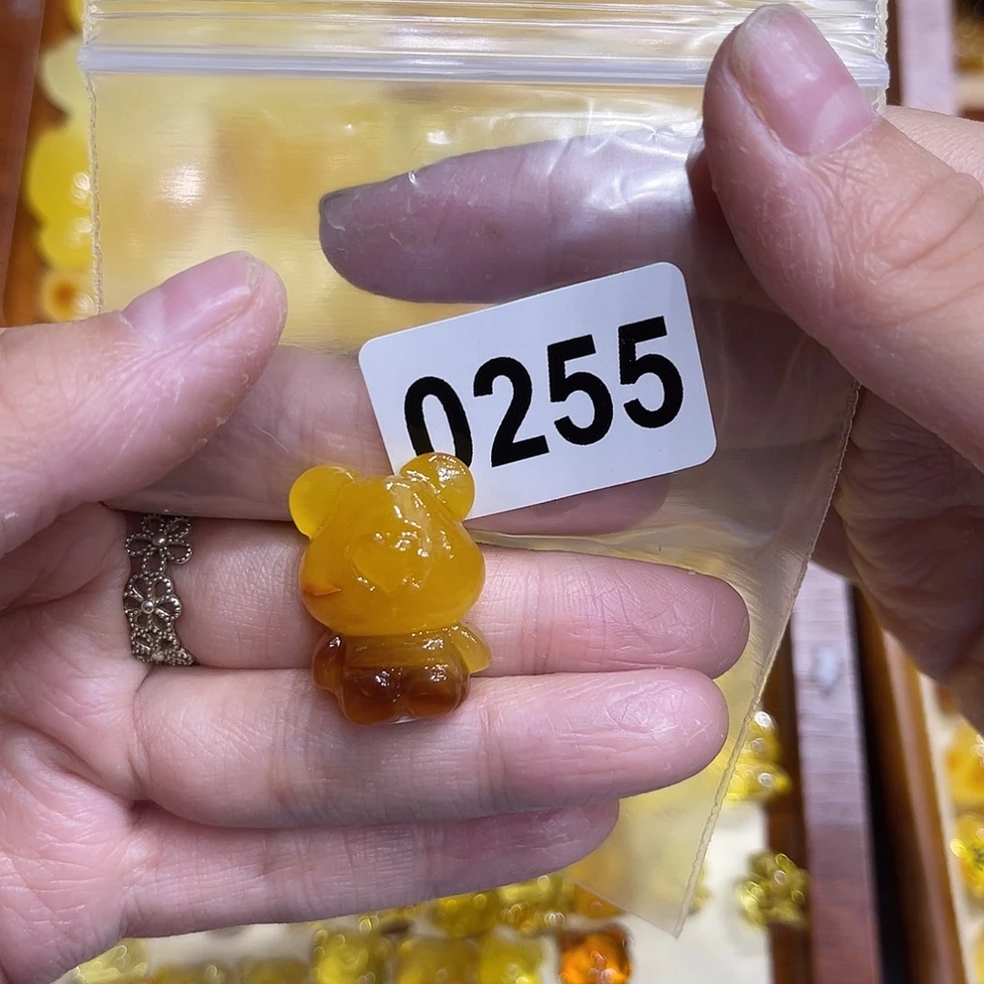 琥珀未镶嵌颈饰蜜蜡