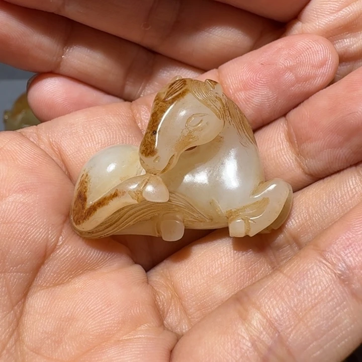 拉***拉颈饰未镶嵌和田玉