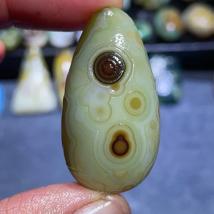 玛瑙/玉髓未镶嵌珠宝奇石