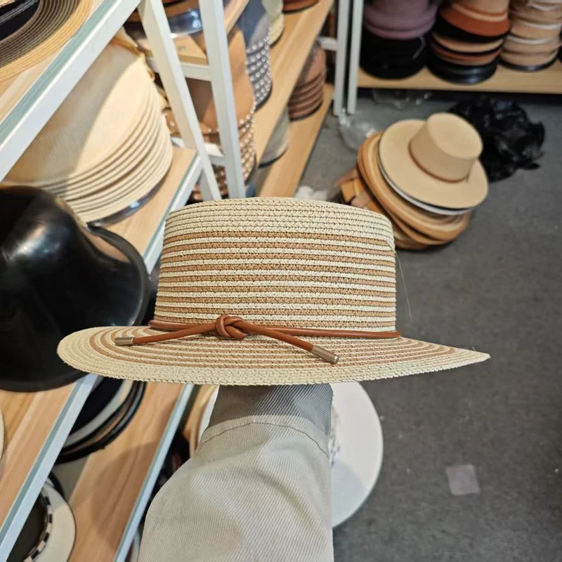 2025年新款草帽女夏季平顶礼帽法式防晒百搭海边沙滩遮阳帽子