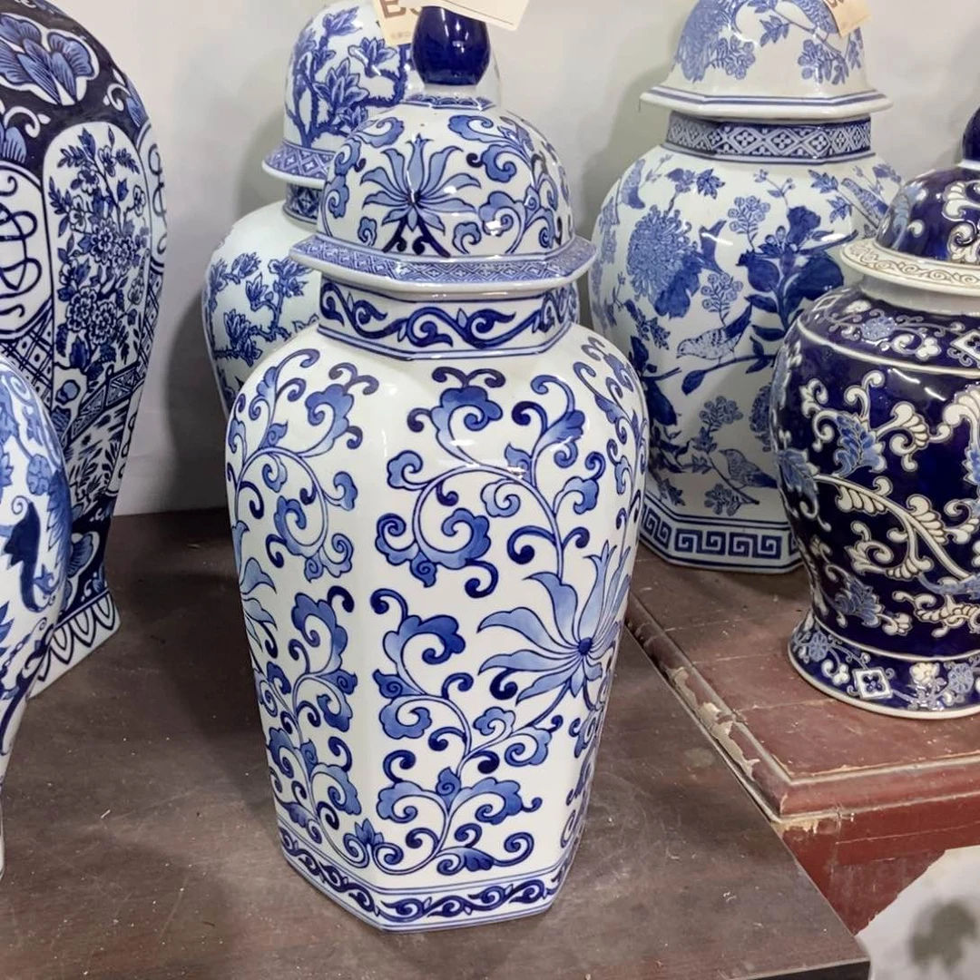 摆件花瓶手绘釉下彩