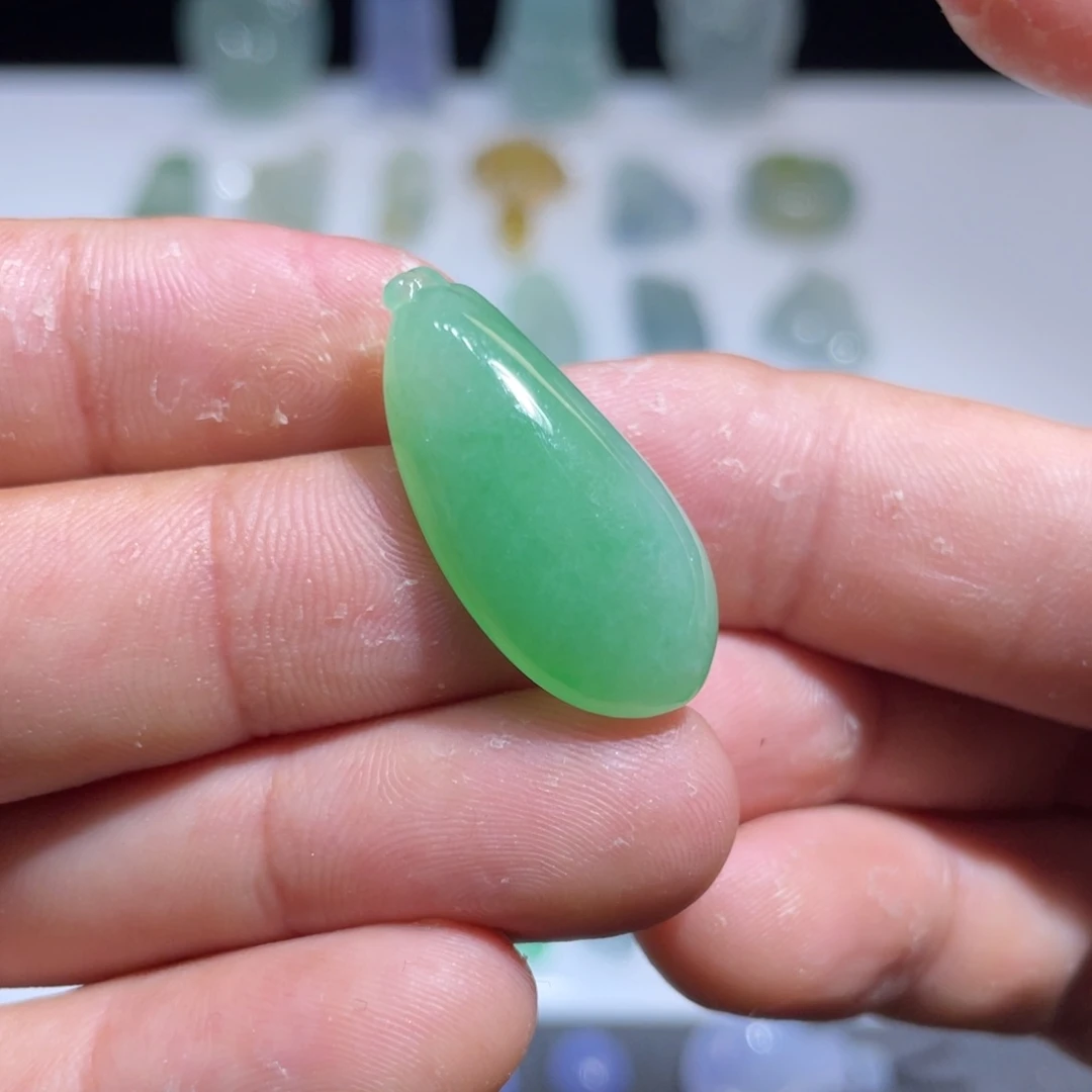 颈饰未镶嵌翡翠福瓜