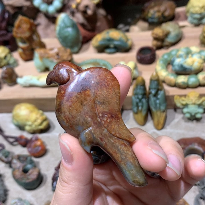 未镶嵌岫岩河磨玉（透闪石质玉）挂件