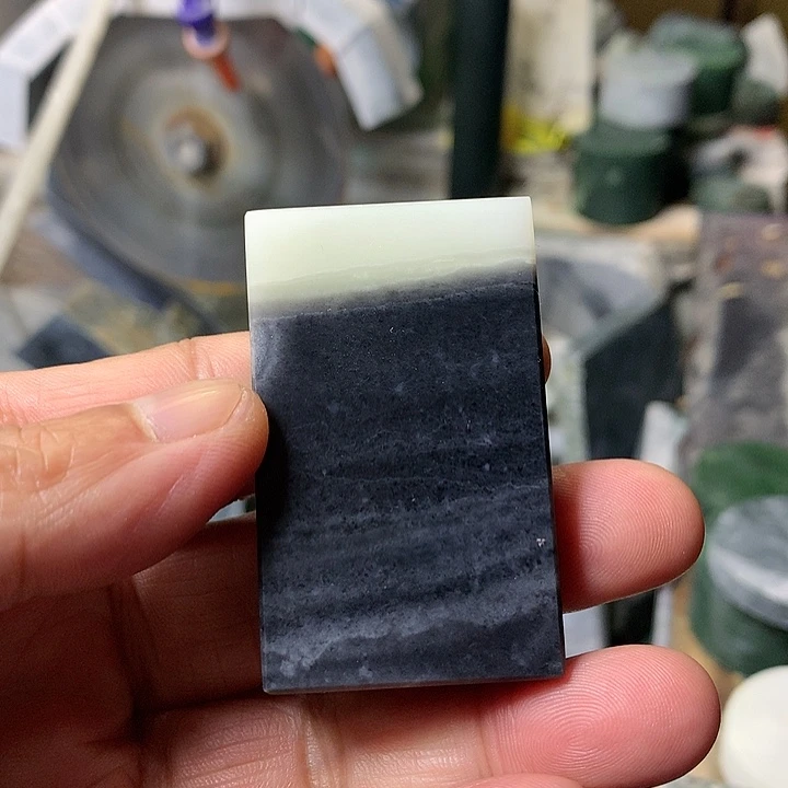 颈饰未镶嵌和田玉（糖玉）