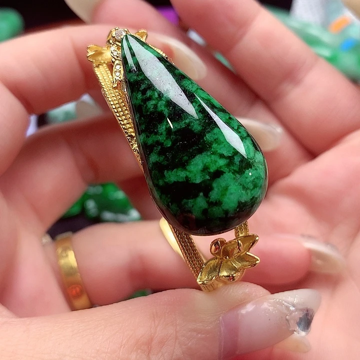 翡翠银S925镶嵌颈饰翡翠