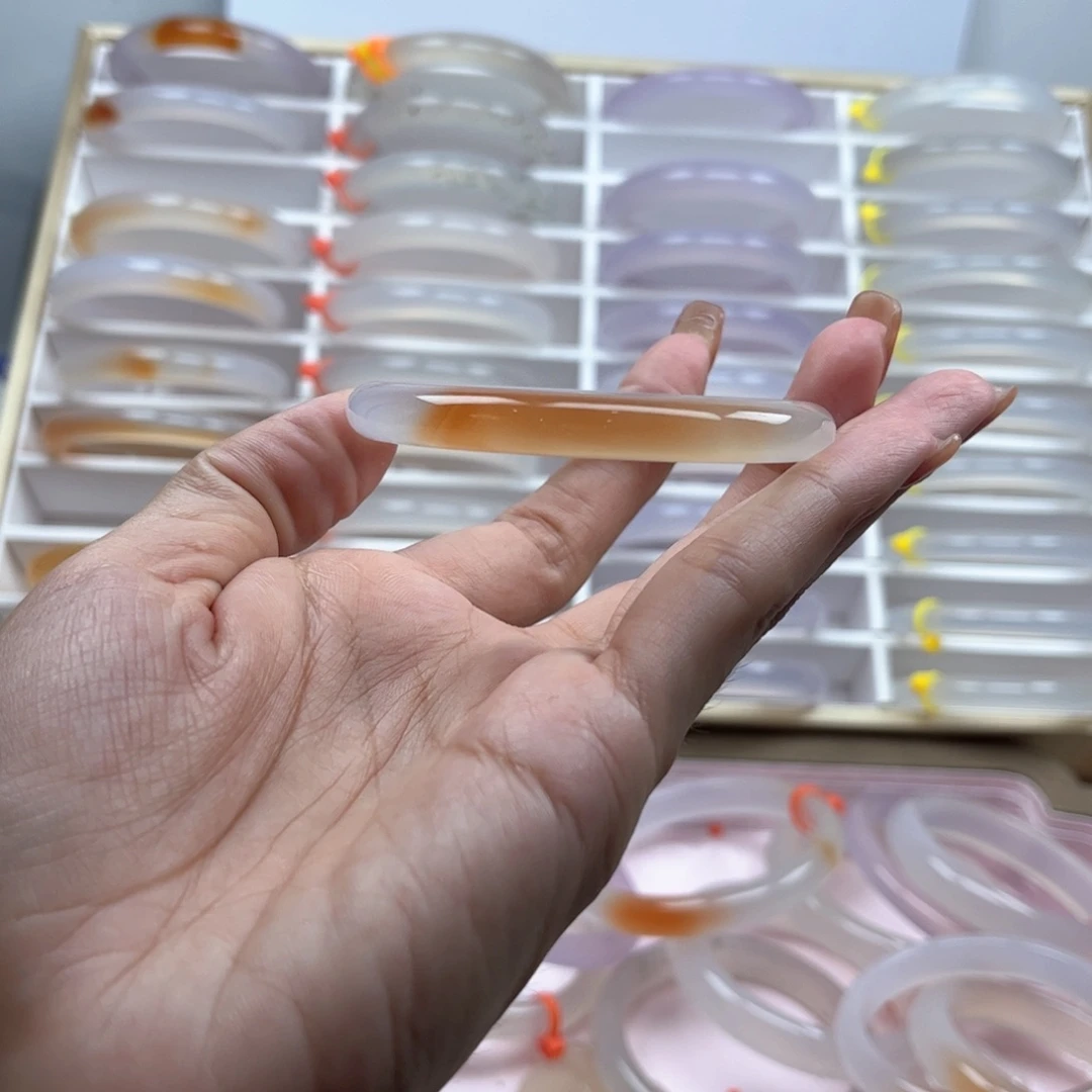 玛瑙/玉髓手镯未镶嵌迷***
