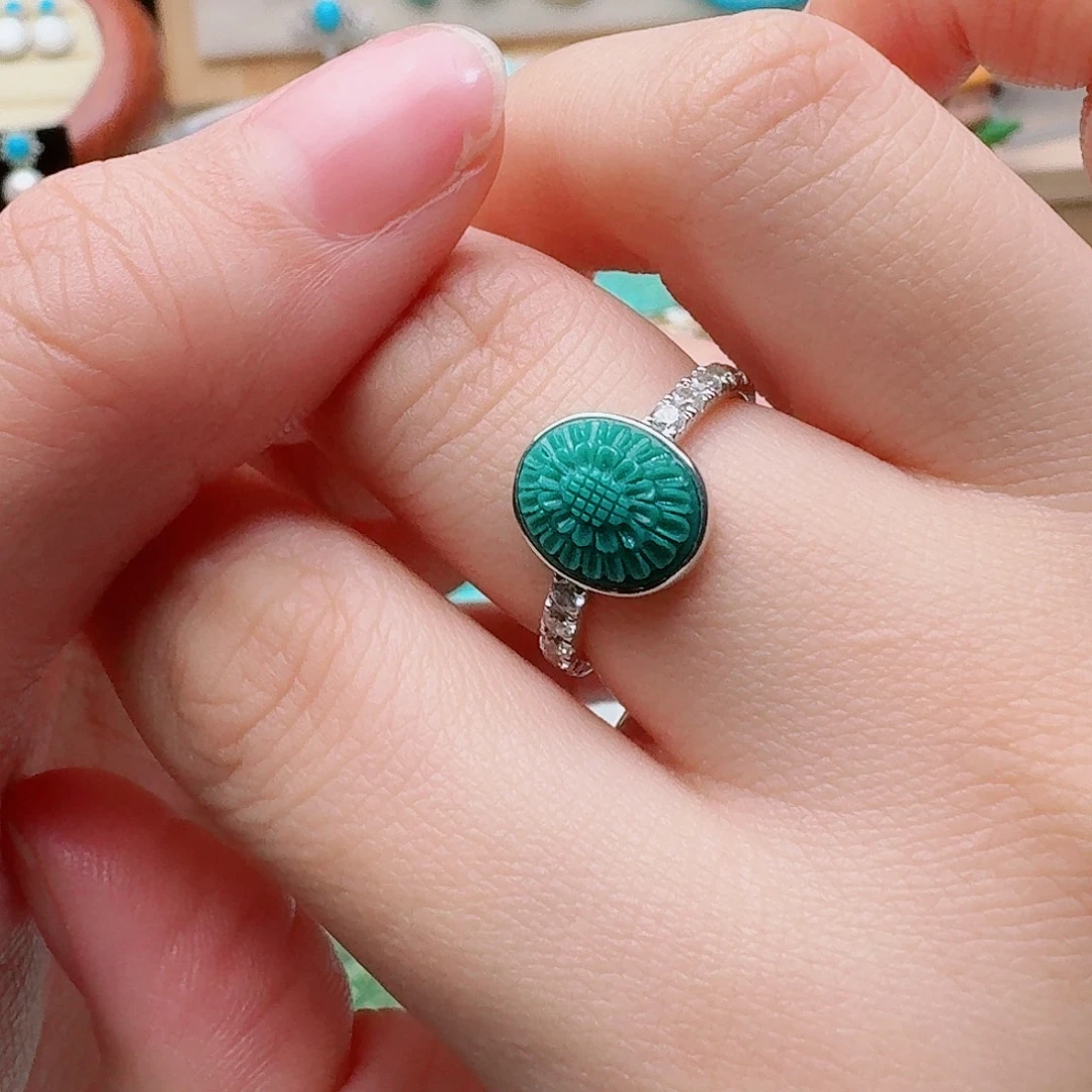 绿松石银S925镶嵌高瓷玉化绿格桑花女戒