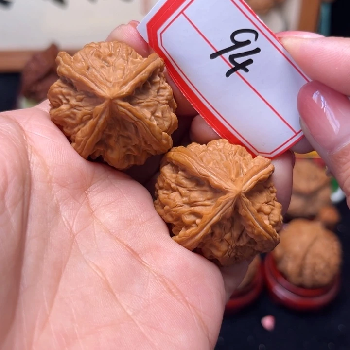 文玩核桃手串37野生鸡心正四棱94