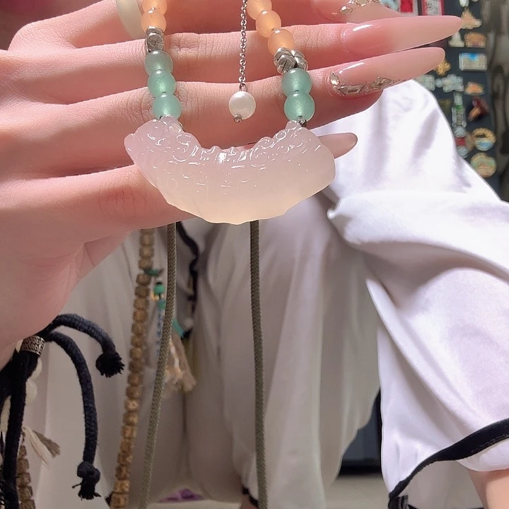 未镶嵌玉衡石英质玉