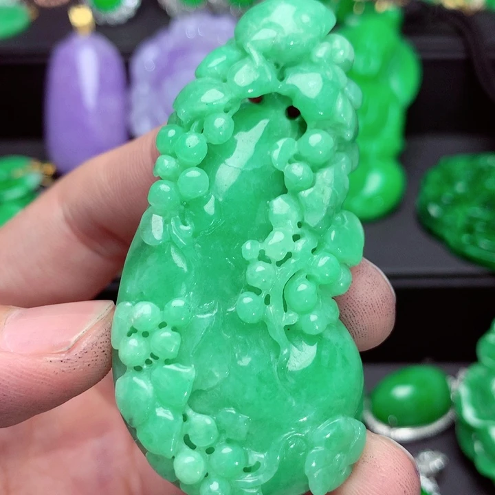 吊坠(不含链)未镶嵌翡翠