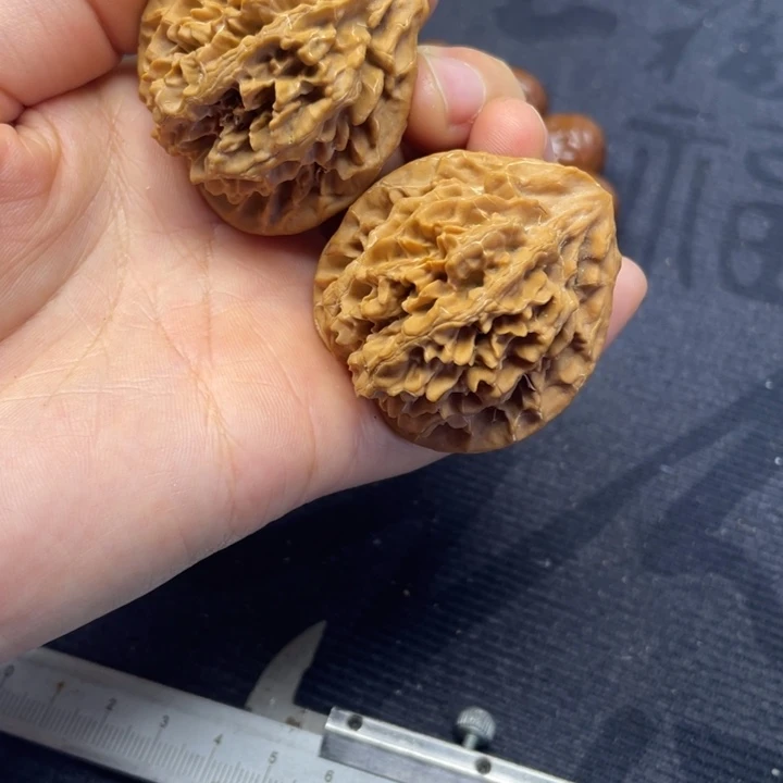 文玩核桃吊坠状元冠40