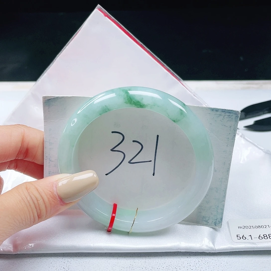 翡翠未镶嵌手镯56+正圈