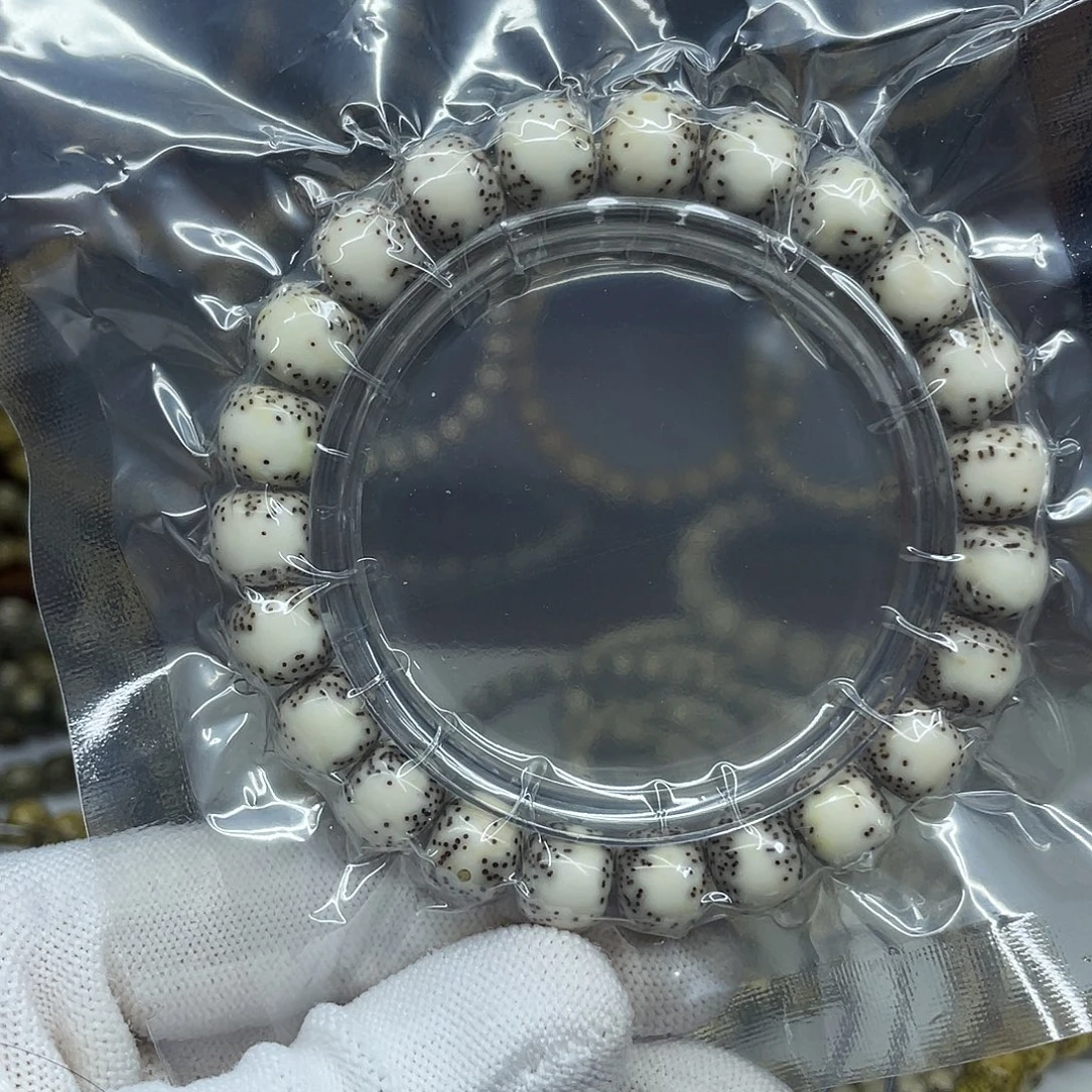 豪***.手串星月菩提10-9，通体