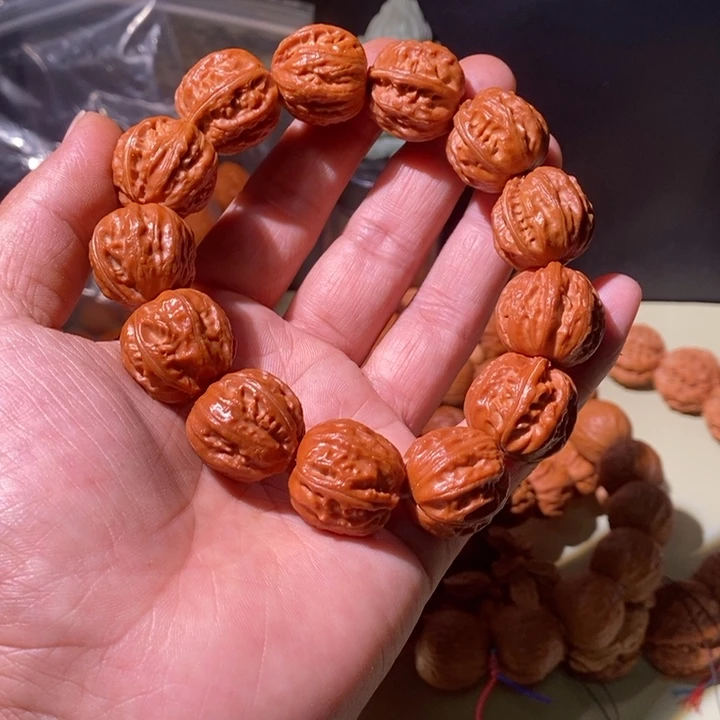 手串文玩核桃……60