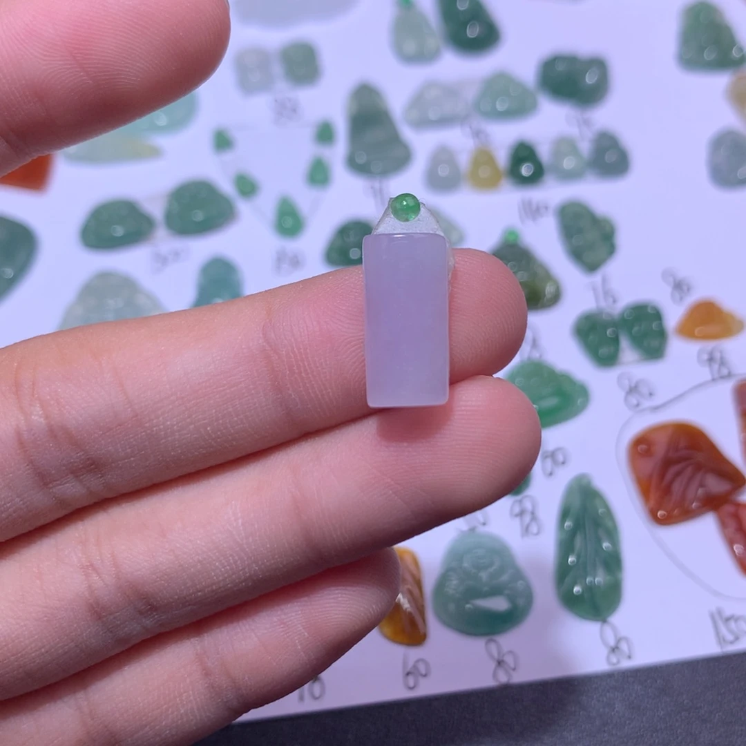 翡翠未镶嵌挂件柱子