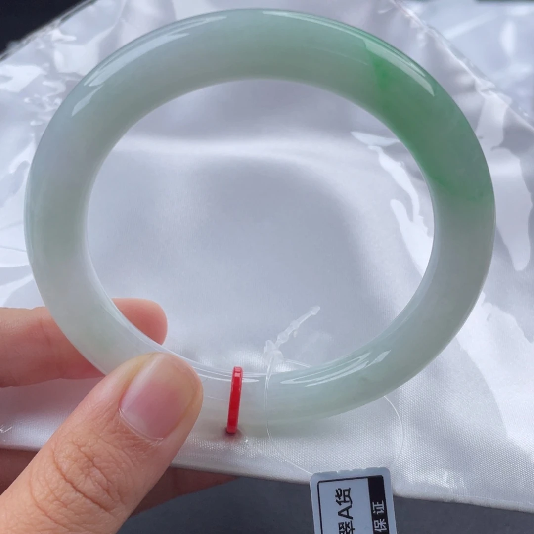 翡翠手镯（圆镯）未镶嵌57-58圈