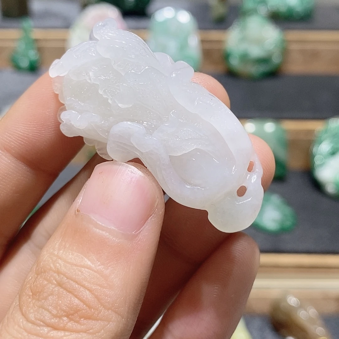 独山玉未镶嵌吊坠
