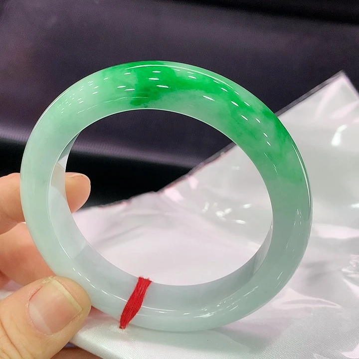 翡翠手镯未镶嵌正圈55.5