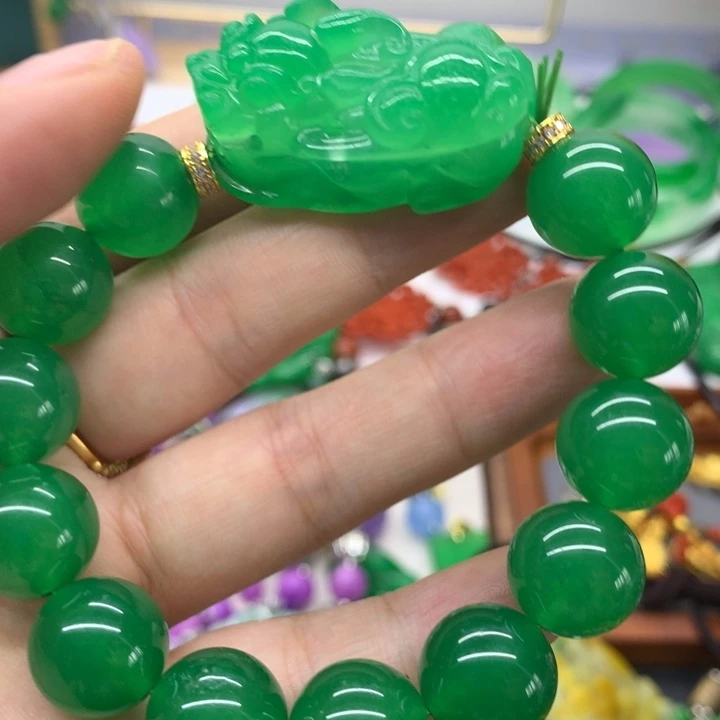 颈饰未镶嵌翡翠吊坠