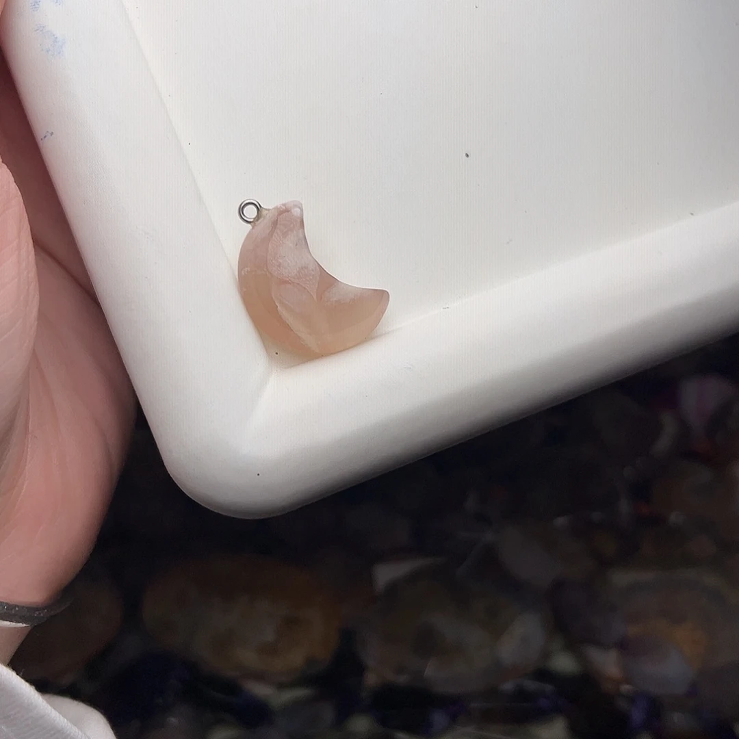 玛瑙/玉髓合金珠宝半成品G463。天然樱花玛瑙吊坠一个