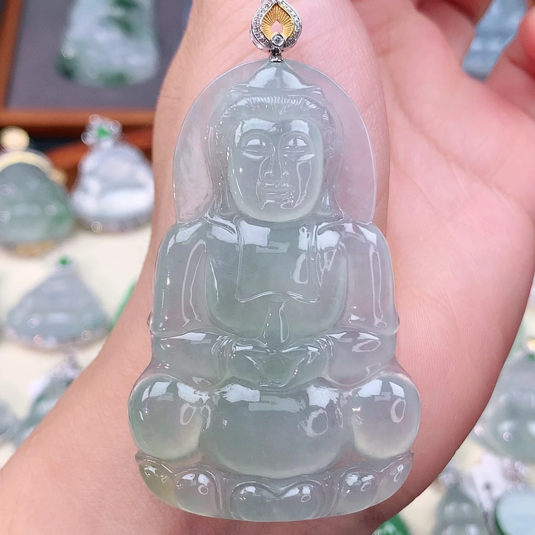 颈饰18K金镶嵌翡翠观音