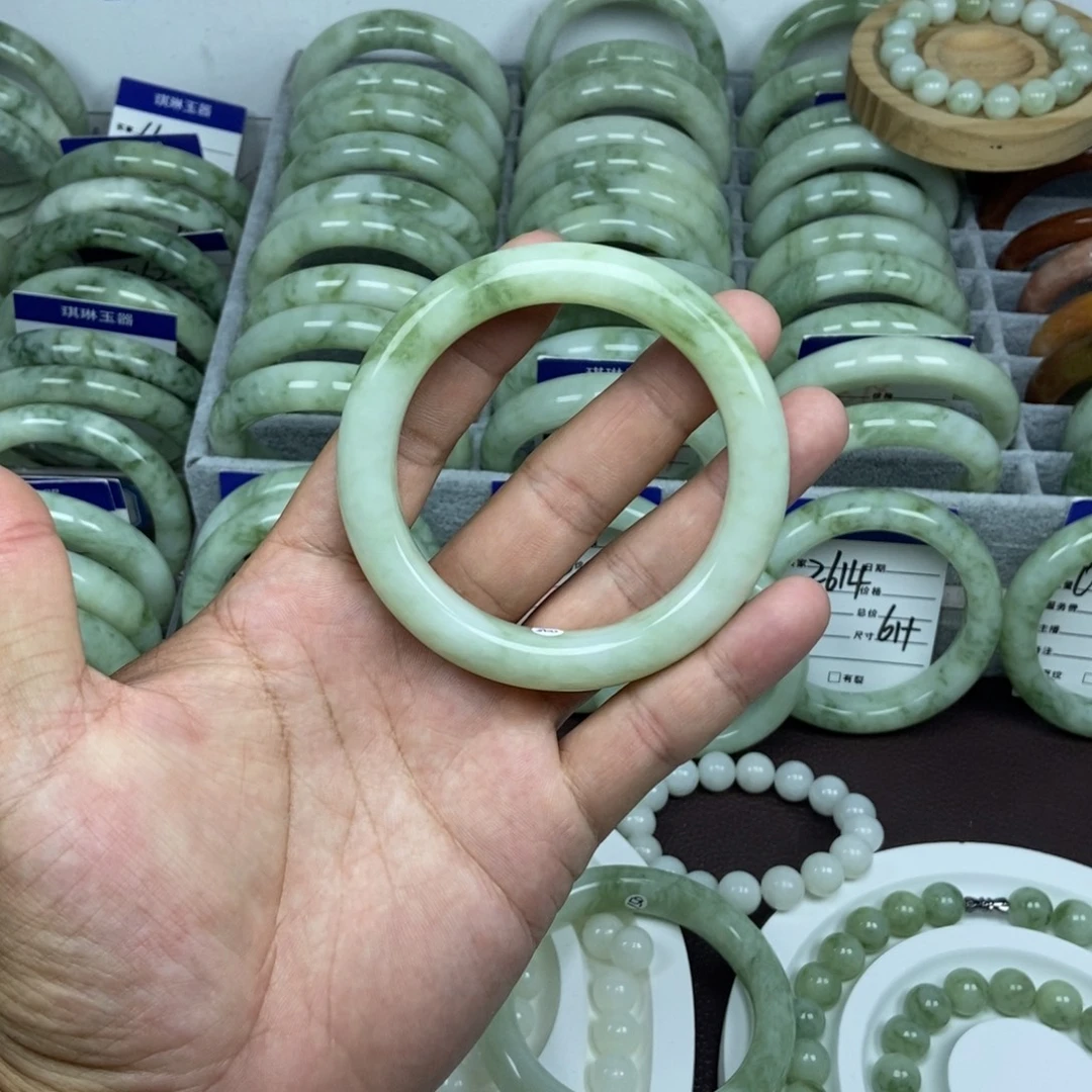 风***生未镶嵌蛇纹石玉手镯