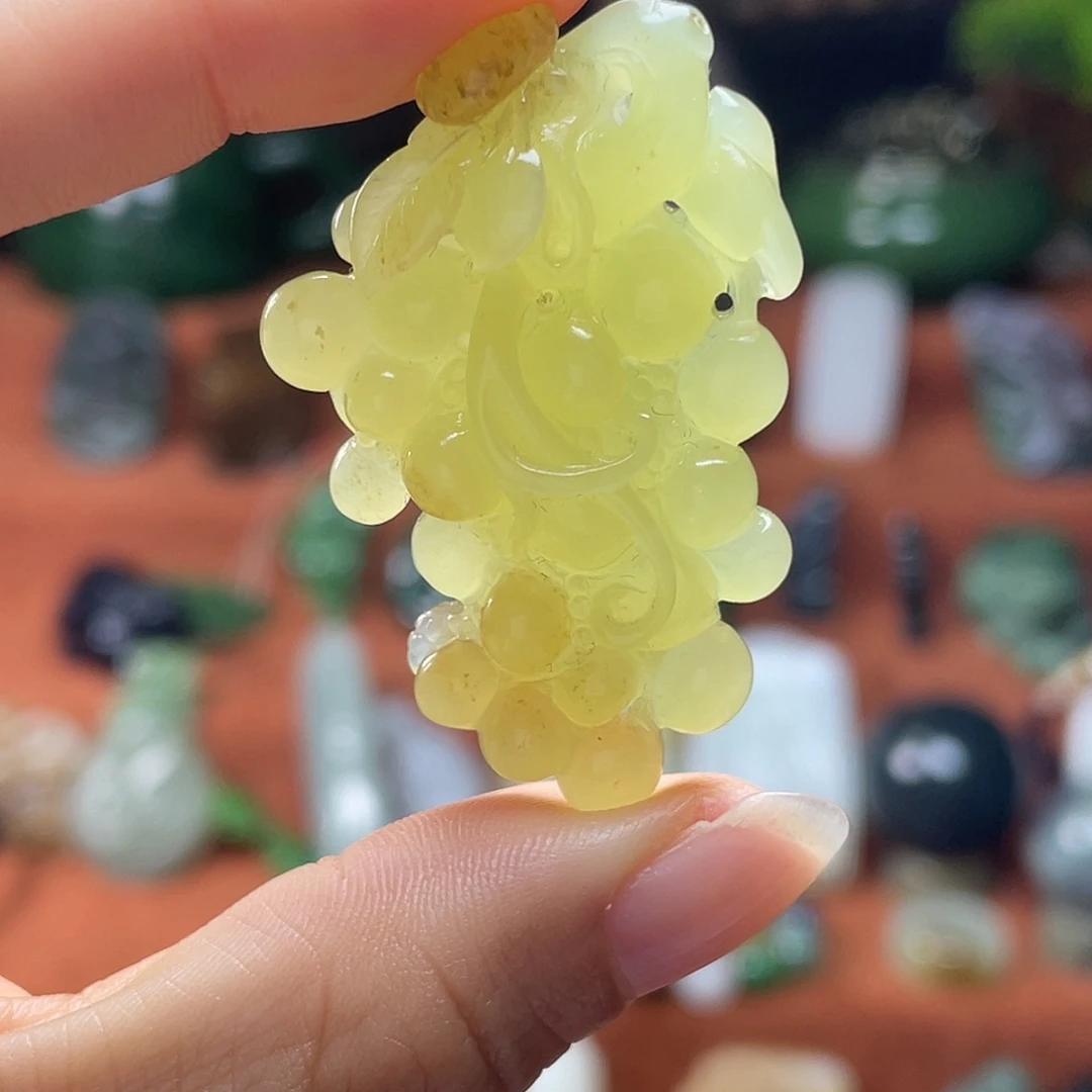 和田玉未镶嵌颈饰若羌黄口无结构葡萄