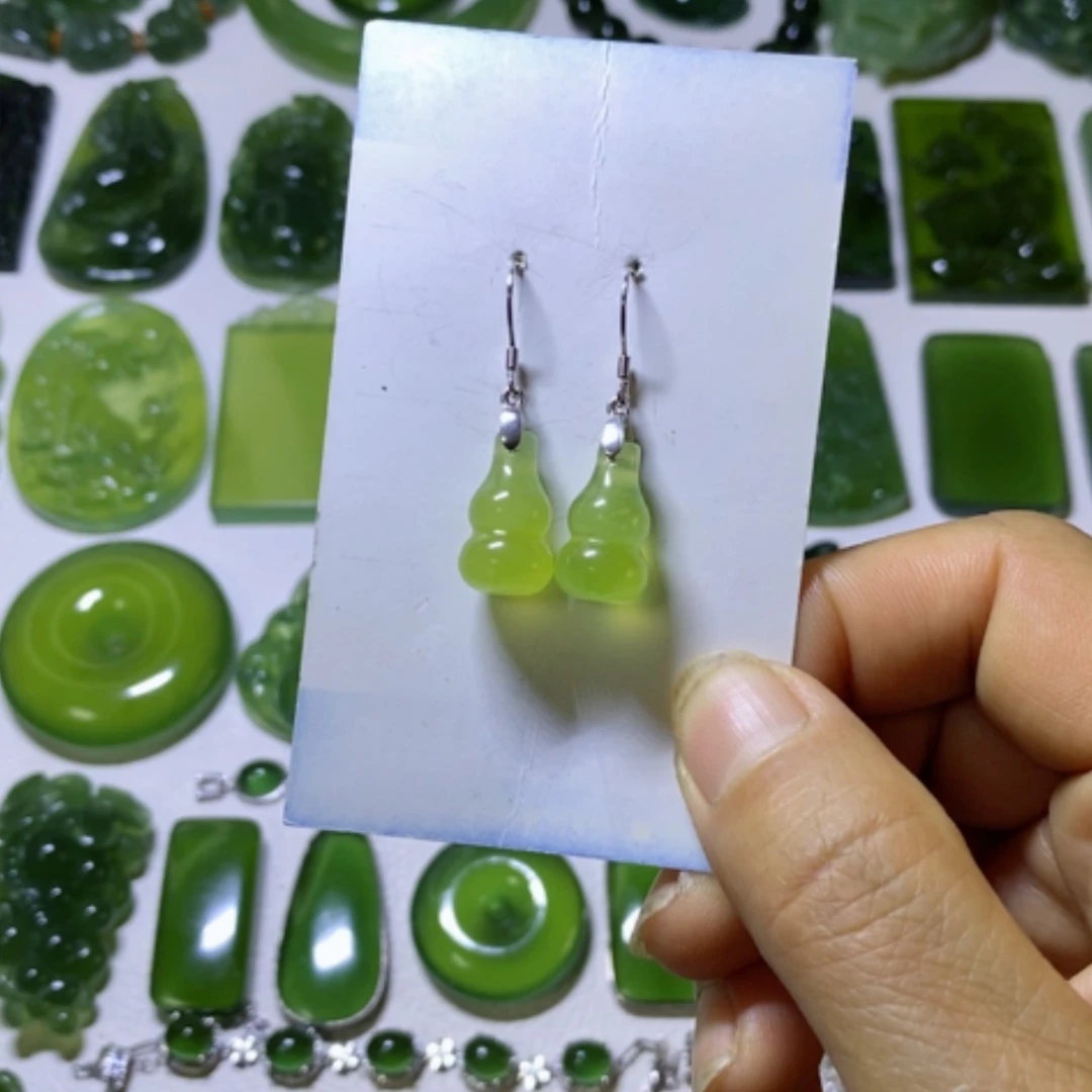 【闪购商品】未镶嵌蛇纹石玉耳环