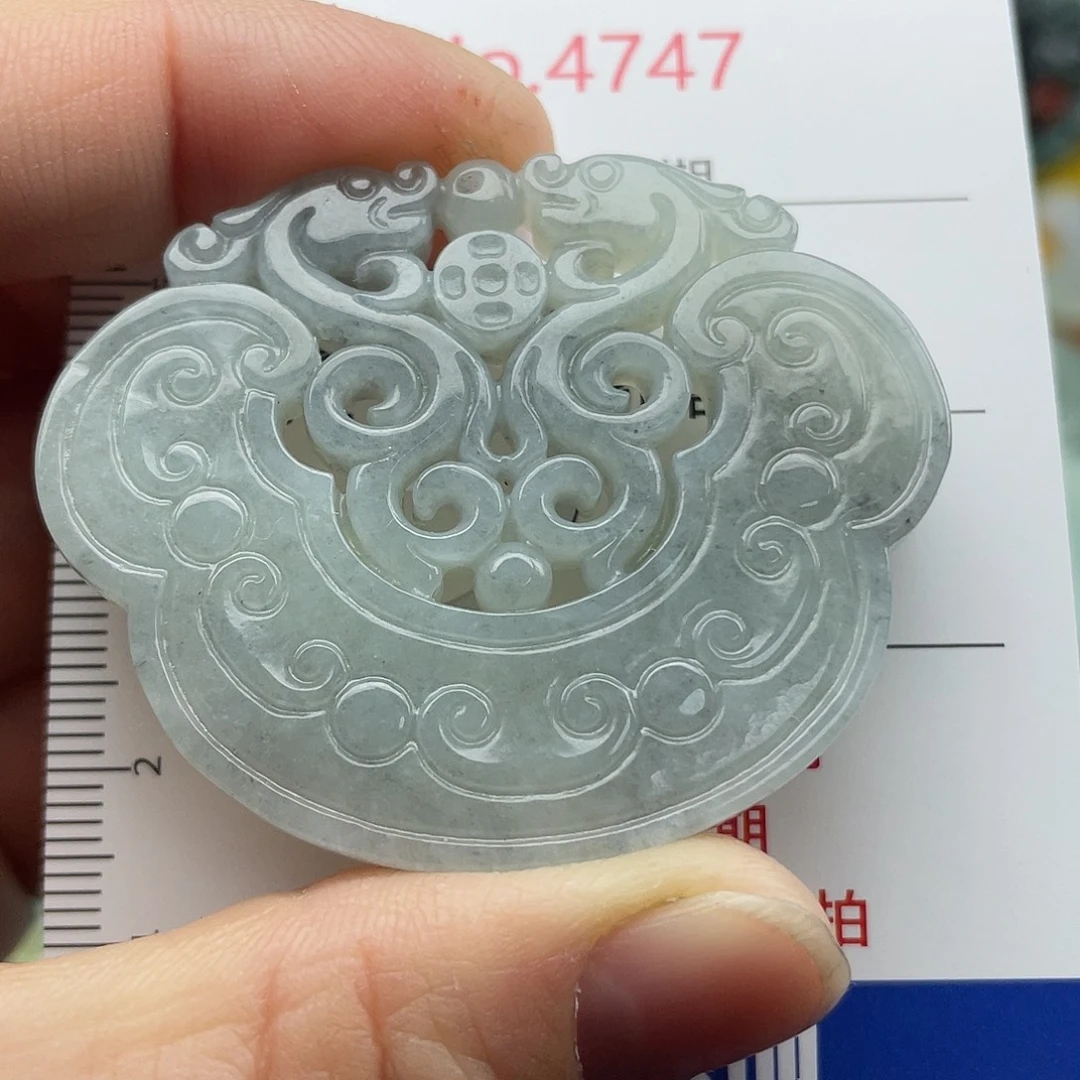 翡翠未镶嵌挂件4747