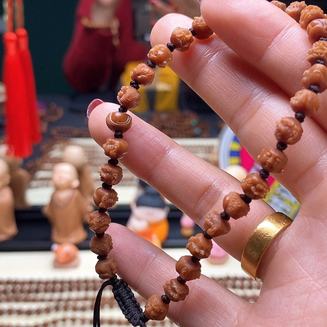 吊坠橄榄核0.7单面罗汉