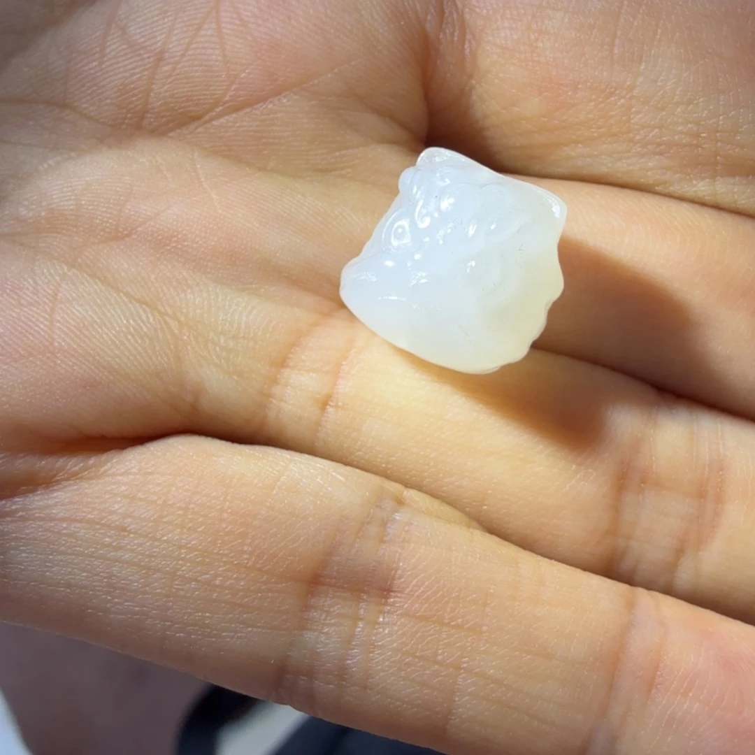 和田玉未镶嵌颈饰淡藕粉醒狮TZ多样性拍一发一