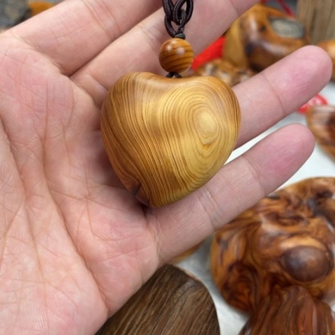 【闪购商品】柏木（崖柏）J****n爱心