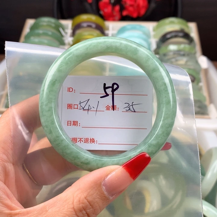 蛇纹石玉手镯未镶嵌风***香