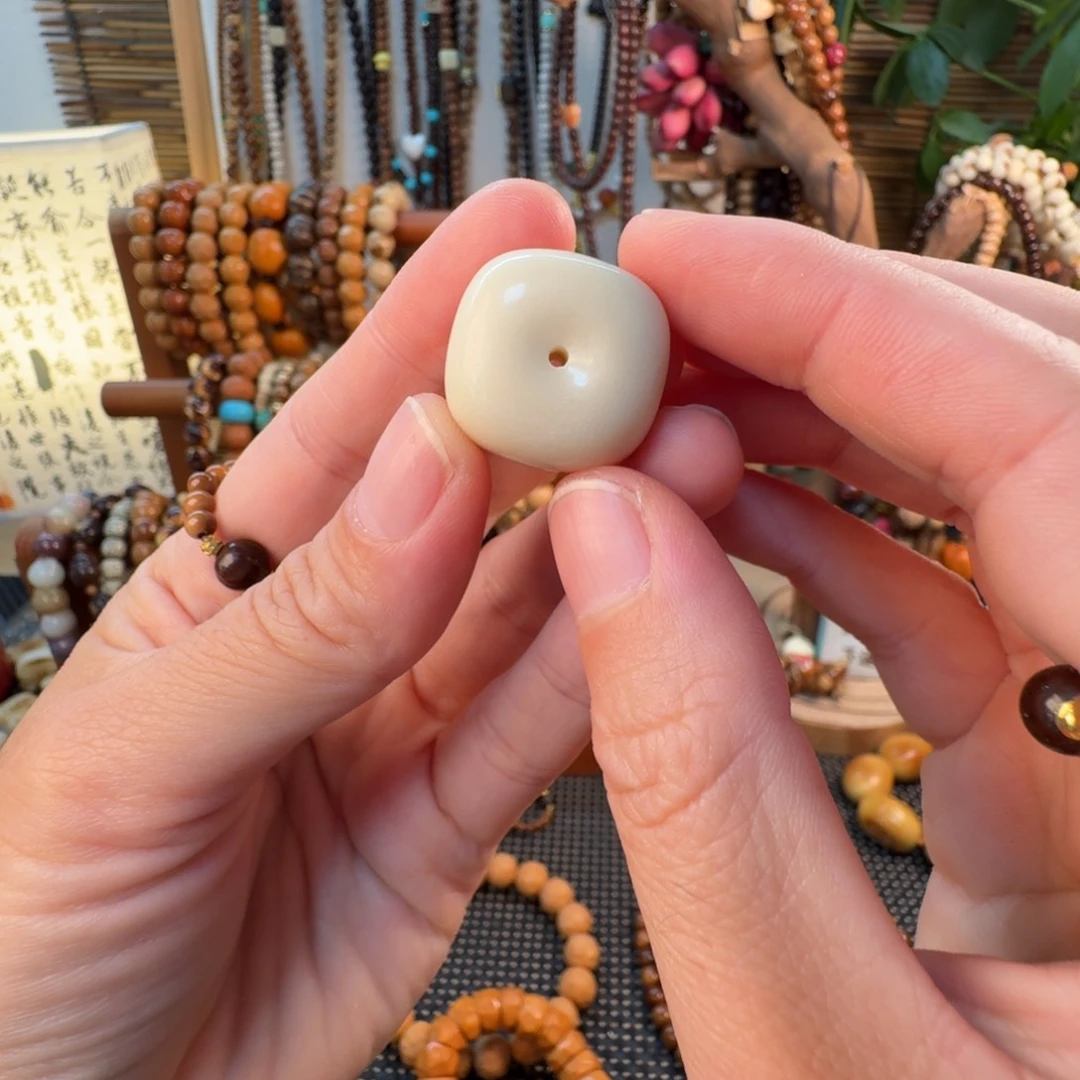 ****昕草珠菩提吊坠菩提