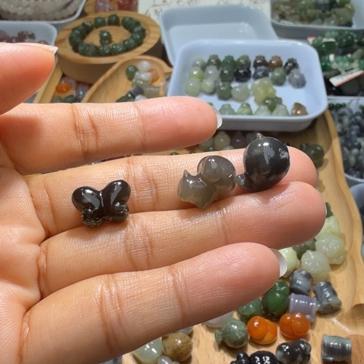 花***伞和田玉未镶嵌珠宝半成品