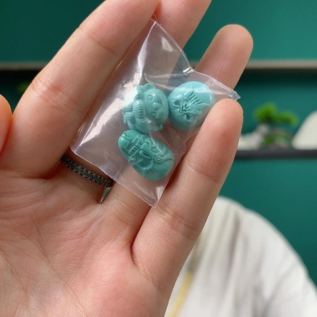 绿松石未镶嵌珠宝奇石