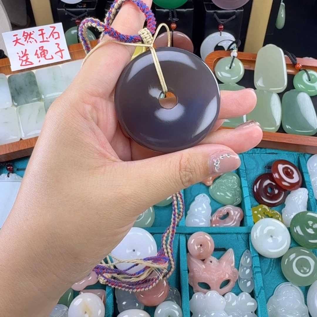 石英质玉未镶嵌颈饰